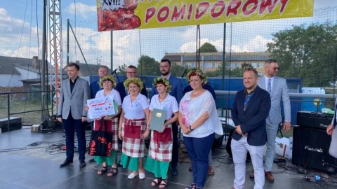 Laureatki Bitwy Regionów podczas Wielkiego Festynu Pomidorowego/fot. Jarosław Kopeć