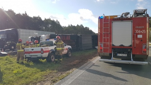 Droga S5. Na odcinku Białe Błota - Lisi Ogon przewrócił się TIR./fot. Bydgoszcz 998