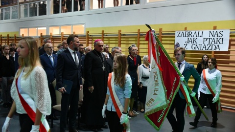 17 września przypadał Dzień Sybiraka, który upamiętnia wszystkich Polaków zesłanych na Syberię oraz inne tereny Rosji i Związku Sowieckiego. W bydgoskim Zespole Szkół Centrum Kształcenia Rolniczego odbyło się uroczyste odsłonięcie tablicy pamiątkowej poświęconej deportowanym Polakom./fot. Diecezja Bydgoska/Facebook