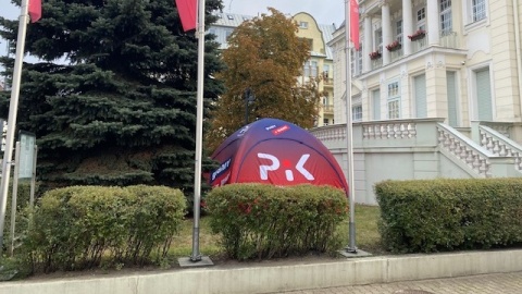 Harcerze weszli dziś na teren Polskiego Radia PiK w Bydgoszczy. Rozgłośnia stała się miejscem akcji gry terenowej./fot. Jarosław Kopeć