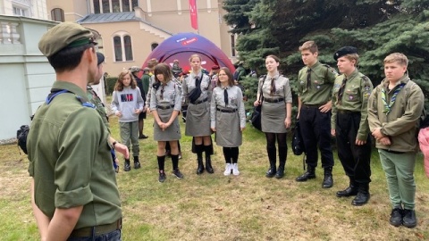 Harcerze weszli dziś na teren Polskiego Radia PiK w Bydgoszczy. Rozgłośnia stała się miejscem akcji gry terenowej./fot. Jarosław Kopeć