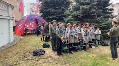 Harcerze weszli dziś na teren Polskiego Radia PiK w Bydgoszczy. Rozgłośnia stała się miejscem akcji gry terenowej./fot. Jarosław Kopeć