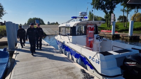 Łódź motorowa, quady, rowery elektryczne, skuter i radiowozy - policja wodna z Włocławka dostała nowy sprzęt, którego wartość sięga bez mała 2 milionów złotych./fot. Policja