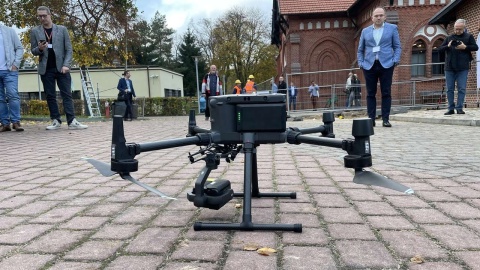 W ramach konferencji odbył się pokaz inspekcji dronem i sadzenia drzewa z „podziemną doniczką”. Fot. Tomasz Kaźmierski