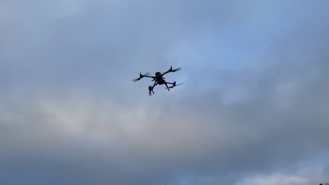 W ramach konferencji odbył się pokaz inspekcji dronem i sadzenia drzewa z „podziemną doniczką”. Fot. Tomasz Kaźmierski