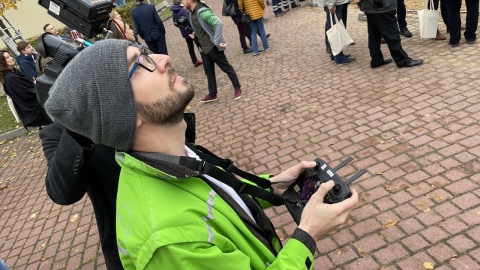 W ramach konferencji odbył się pokaz inspekcji dronem i sadzenia drzewa z „podziemną doniczką”. Fot. Tomasz Kaźmierski