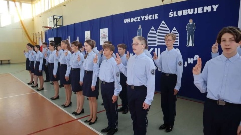 Uroczyste ślubowanie w XII LO w Bydgoszczy odbyło się w piątek (28 października)/fot. Komenda Wojewódzka Policji w Bydgoszczy