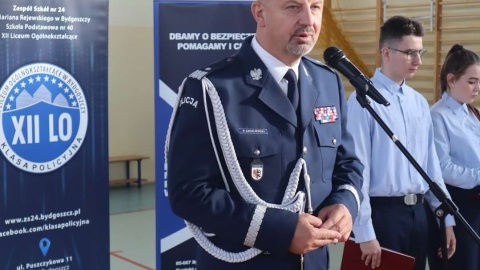 Uroczyste ślubowanie w XII LO w Bydgoszczy odbyło się w piątek (28 października)/fot. Komenda Wojewódzka Policji w Bydgoszczy