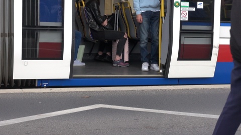 Przebudowa pierwszych przystanków rozpocznie się w przyszłym roku. Będzie łatwiej wsiąść i wysiąść z tramwaju. (jw)