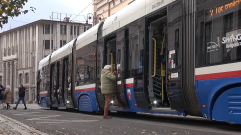 Przebudowa pierwszych przystanków rozpocznie się w przyszłym roku. Będzie łatwiej wsiąść i wysiąść z tramwaju. (jw)