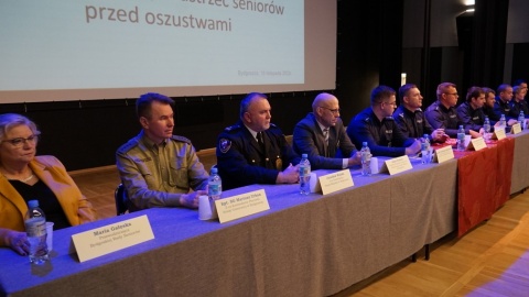 Takich spotkań nigdy nie za wiele! W Bydgoszczy odbyły się zajęcia w ramach „Akademii Bezpieczeństwa Seniora". /fot. Policja