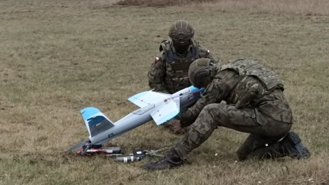 Centrum Szkolenia Wojsk Obrony Terytorialnej zaprezentowało szkolenie instruktorsko-metodyczne żołnierzy z wykorzystaniem bezzałogowych statków powietrznych Fly Eye, a także amunicji krążącej Warmate/fot. Monika Kaczyńska