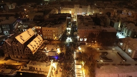 Tak wygląda Bydgoski Jarmark Świąteczny od strony nieba/fot. DRONFOR, jw