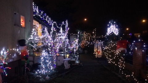 Iluminacje świąteczne przy domu przy ul. Sielskiej w Bydgoszczy/fot. jw