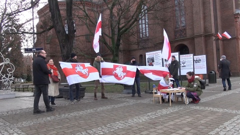 Protest Białorusinów na placu Wolności w Bydgoszczy/jw