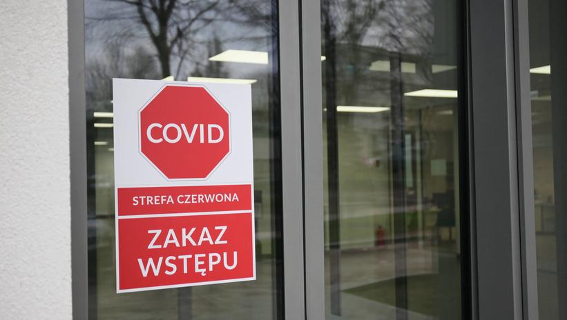 Rośnie liczba osób zakażonych koronawirusem. W raporcie z 22 stycznia jest już ich 40876 - podał resort zdrowia./fot. PAP/Lech Muszyński