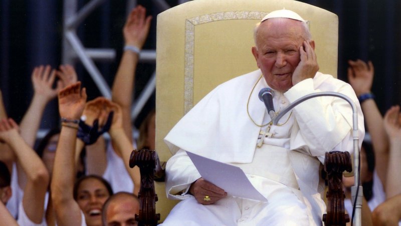 Papież Jan Paweł II zmarł 2 kwietnia 2005 r. o godz. 21.37 w Watykanie. Miał 84 lata. Jego pontyfikat trwał 26 lat. Kanonizowany został 27 kwietnia 2014 r./fot. Piaxaby