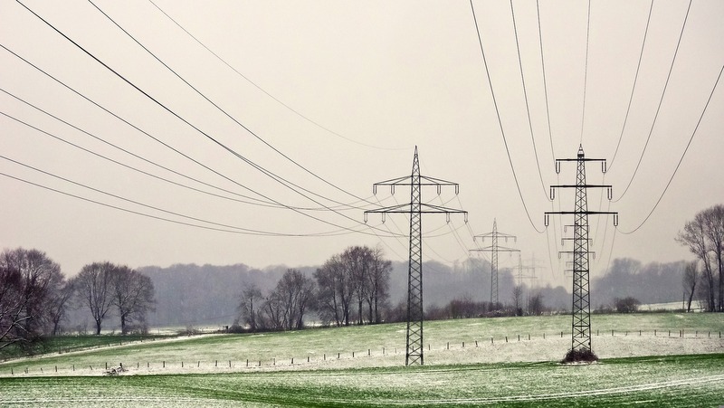 Rada UE uzgodniła dobrowolny ogólny cel redukcji zużycia energii elektrycznej brutto na 10 proc. oraz obowiązkowy cel redukcji na 5 proc. zużycia energii elektrycznej w godzinach szczytu./fot. Pixabay