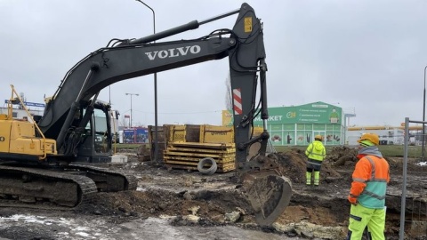 Firma Trakcja SA realizuje kolejne prace związane z budową nowych mostów na Brdzie i przebudową przyległych ulic. Fot. UM w Bydgoszczy