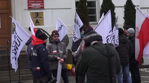 Protest rolników pod Urzędem Wojewódzkim w Bydgoszczy (jw)