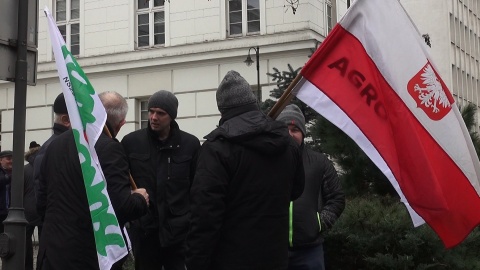 Protest rolników pod Urzędem Wojewódzkim w Bydgoszczy (jw)