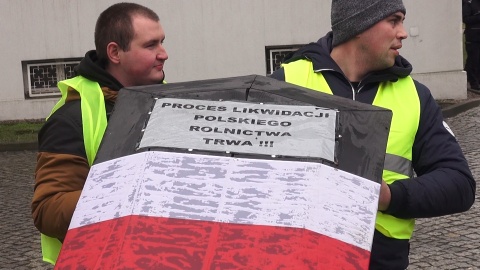 Protest rolników pod Urzędem Wojewódzkim w Bydgoszczy (jw)