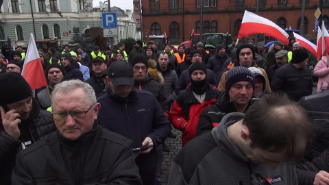 Protest rolników pod Urzędem Wojewódzkim w Bydgoszczy (jw)