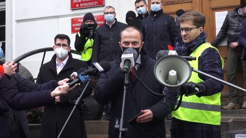 Protest rolników pod Urzędem Wojewódzkim w Bydgoszczy (jw)