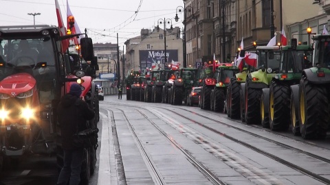 Protest rolników pod Urzędem Wojewódzkim w Bydgoszczy (jw)