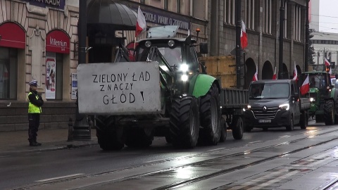 Protest rolników pod Urzędem Wojewódzkim w Bydgoszczy (jw)