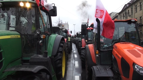 Protest rolników pod Urzędem Wojewódzkim w Bydgoszczy (jw)