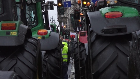 Protest rolników pod Urzędem Wojewódzkim w Bydgoszczy (jw)