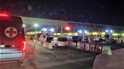 Pan Jacek zawiózł do Lwowa dary. Puste samochody zajęli uchodźcy, którzy całą drogę przesiedzieli na kościelnych ławach./fot. nadesłane
