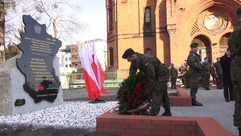 Uroczystość 41. rocznicy Prowokacji Bydgoskiej na Placu Kościeleckich (jw)