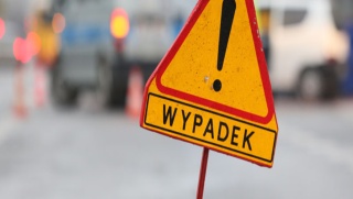Nocny wypadek w Karolewie. Jedna osoba zginęła, sześć zostało rannych