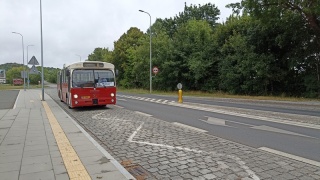 Powróćmy do dawnych lat Takimi autobusami jeździło się lata temu po mieście