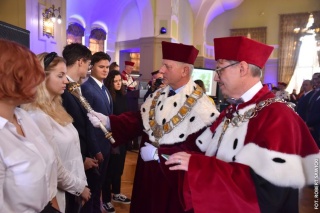 Rektor zastanawia się, jak zaoszczędzić. Bydgoski UKW po inauguracji