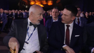 Janusz Korwin-Mikke oddał stery partii Korwin. Zastąpił go Sławomir Mentzen