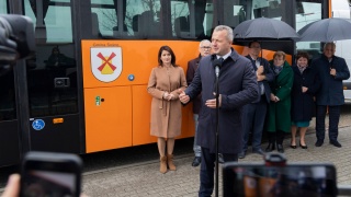 Autobus dla dzieci, bus dla niepełnosprawnych. Nagroda dla gminy Sośno