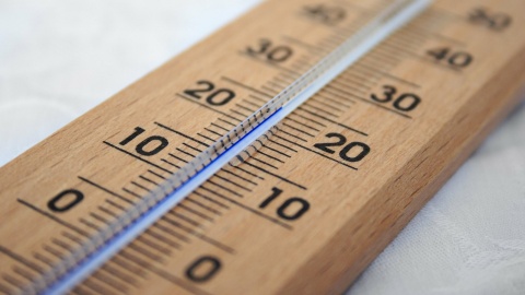 Eksperci: obniżenie temperatury o 1 st. C w mieszkaniu przyniesie spore oszczędności