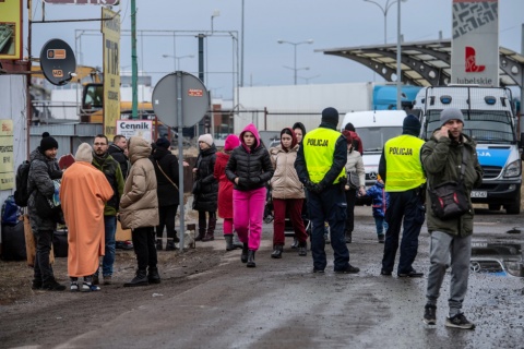 Z Ukrainy do Polski wjechało już ponad 25 tys. osób. Doba czekania na granicy