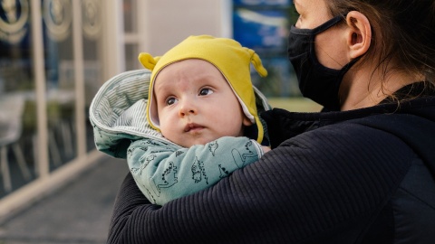 Matki co najmniej czworga dzieci dostaną więcej pieniędzy, czyli ponad 1300 zł