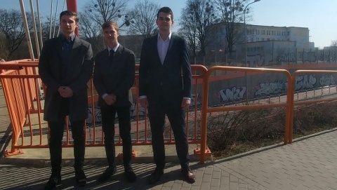 Nabazgrane zapomniane. Kto usunie okropne graffiti z Trasy Uniwersyteckiej