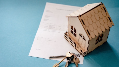 Rząd podał plan pomocy dla osób spłacających złotówkowe kredyty hipoteczne