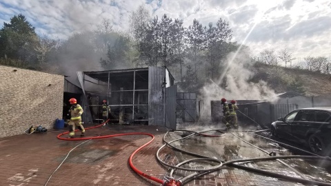 Groźny pożar pod Bydgoszczą. Mogło dojść do tragedii [zdjęcia]