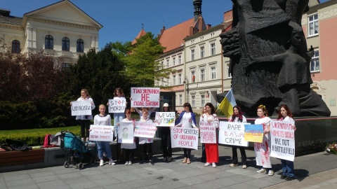 Nie wolno zabijać cywilów i gwałcić kobiet. Protest Ukrainek w Bydgoszczy