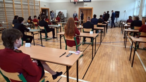 Ósmoklasiści rozpoczęli egzaminy kończące naukę w szkole podstawowej