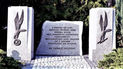 Cichociemni z regionu mają kolejne miejsce pamięci - obelisk we Włocławku