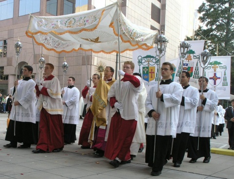 Uroczystość Bożego Ciała: trasy procesji w Kujawsko-Pomorskiem [przewodnik]