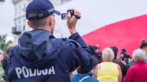 Nerwowo po wizycie szefa PiS w Inowrocławiu. Policja użyła gazu [wideo, oświadczenia]